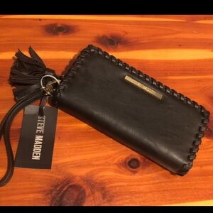 BNWT Steve Madden wristlet clutch
